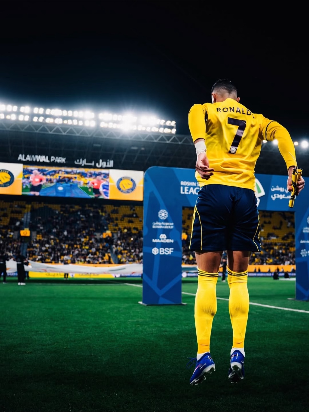 确定复出！罗马诺：C罗随利雅得胜利出征客场，将出战哈萨征服北京时间2月14日，转