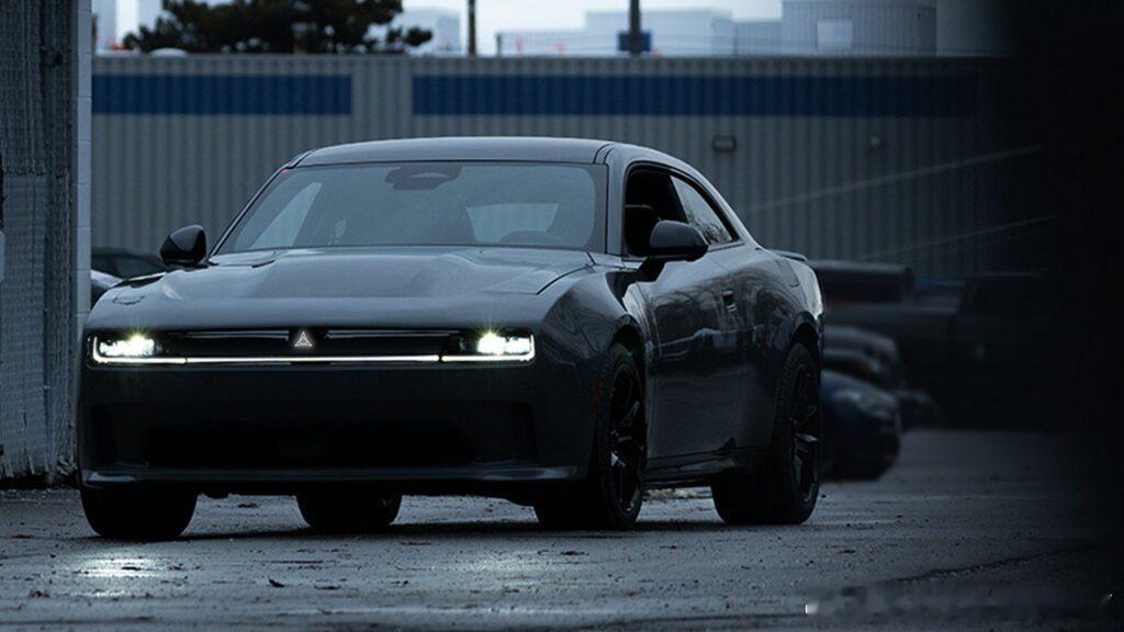 #这是你要的潮车吗# 全新道奇Charger Daytona路试照，或将于3月5