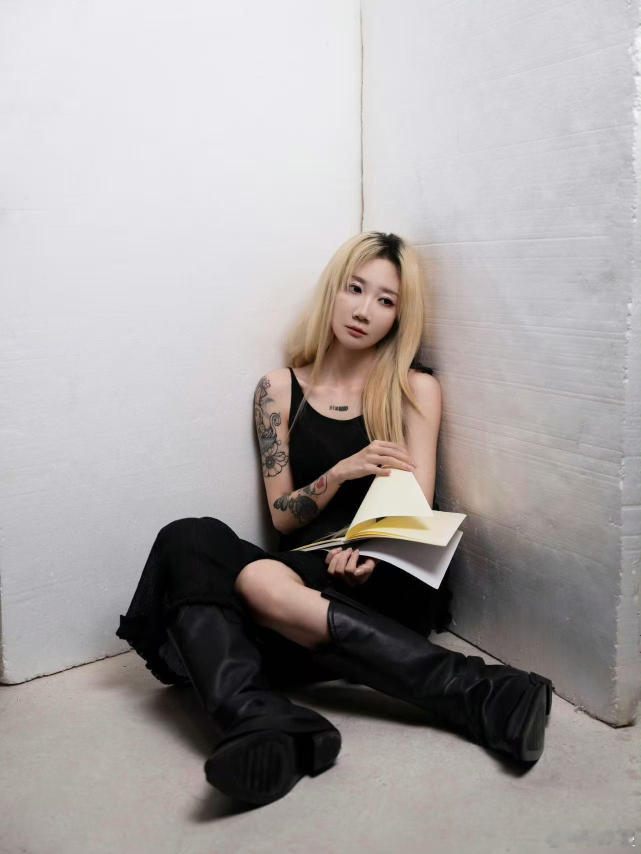 不知道 乃万N5真的很曼妙乃万N5这张流行专直接焊死我的播放键！每首旋律都长在审