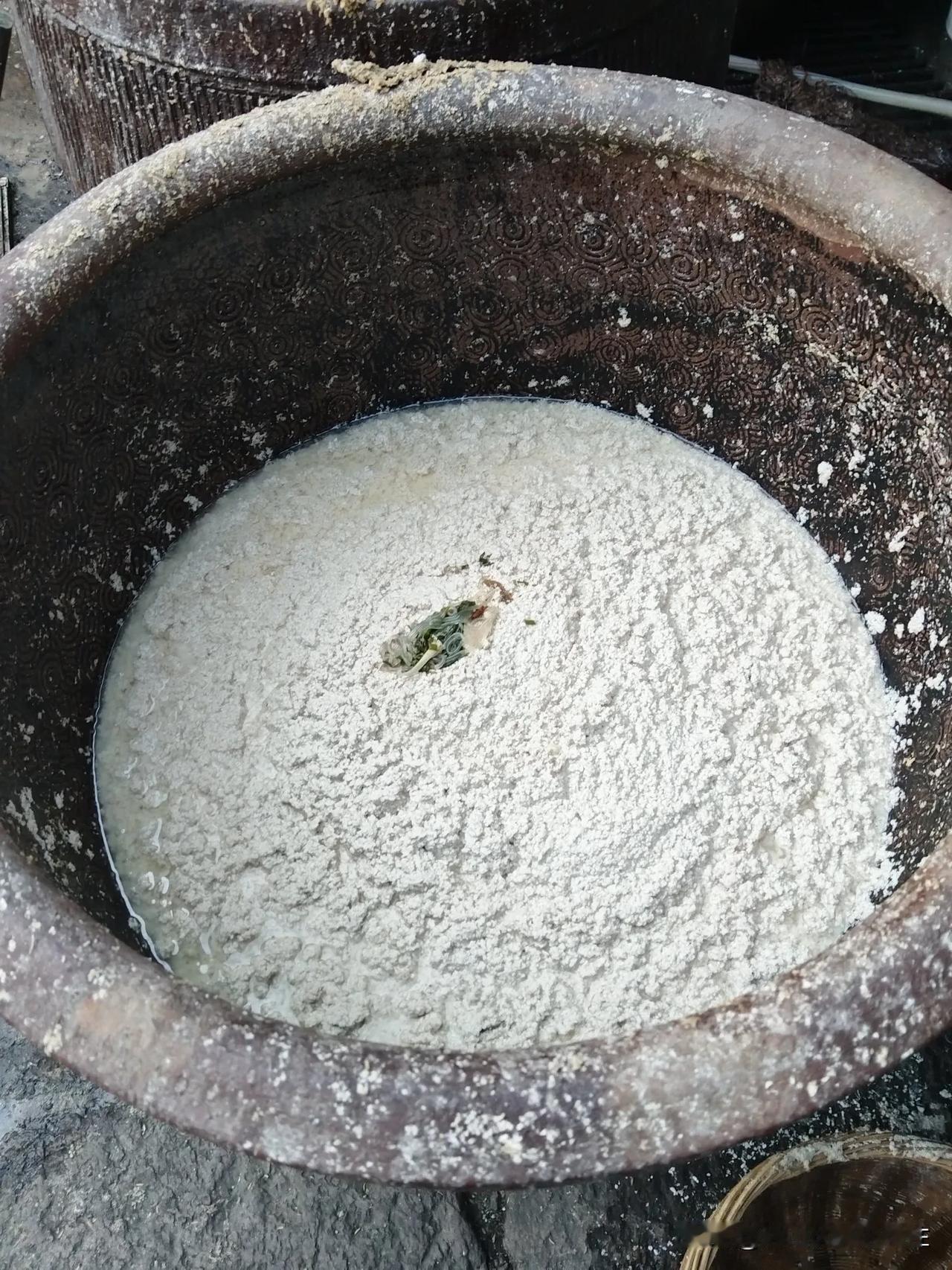 西施古里的娘娘庙三月三庙会
在西施古里，有一座娘娘庙，它承载着岁月的记忆。这座庙