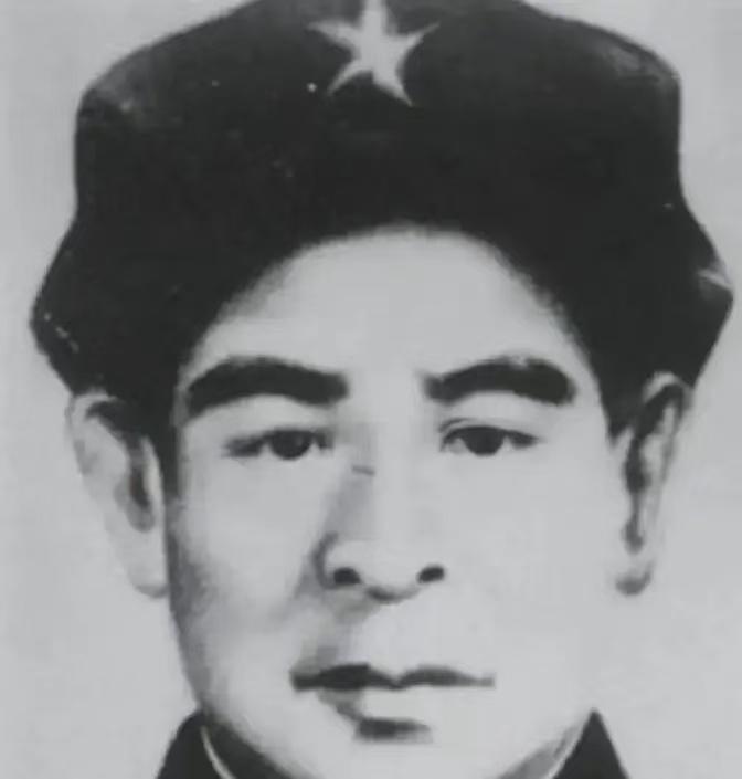 1937年，红九军军长孙玉清被俘，敌人没有识破他的身份，谁知这时，红九军一个小战