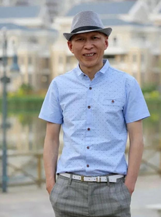 演员李明说，《大宅门》拍一部的时候，导演就给了我一个角色，让我演“杨九红”的哥哥