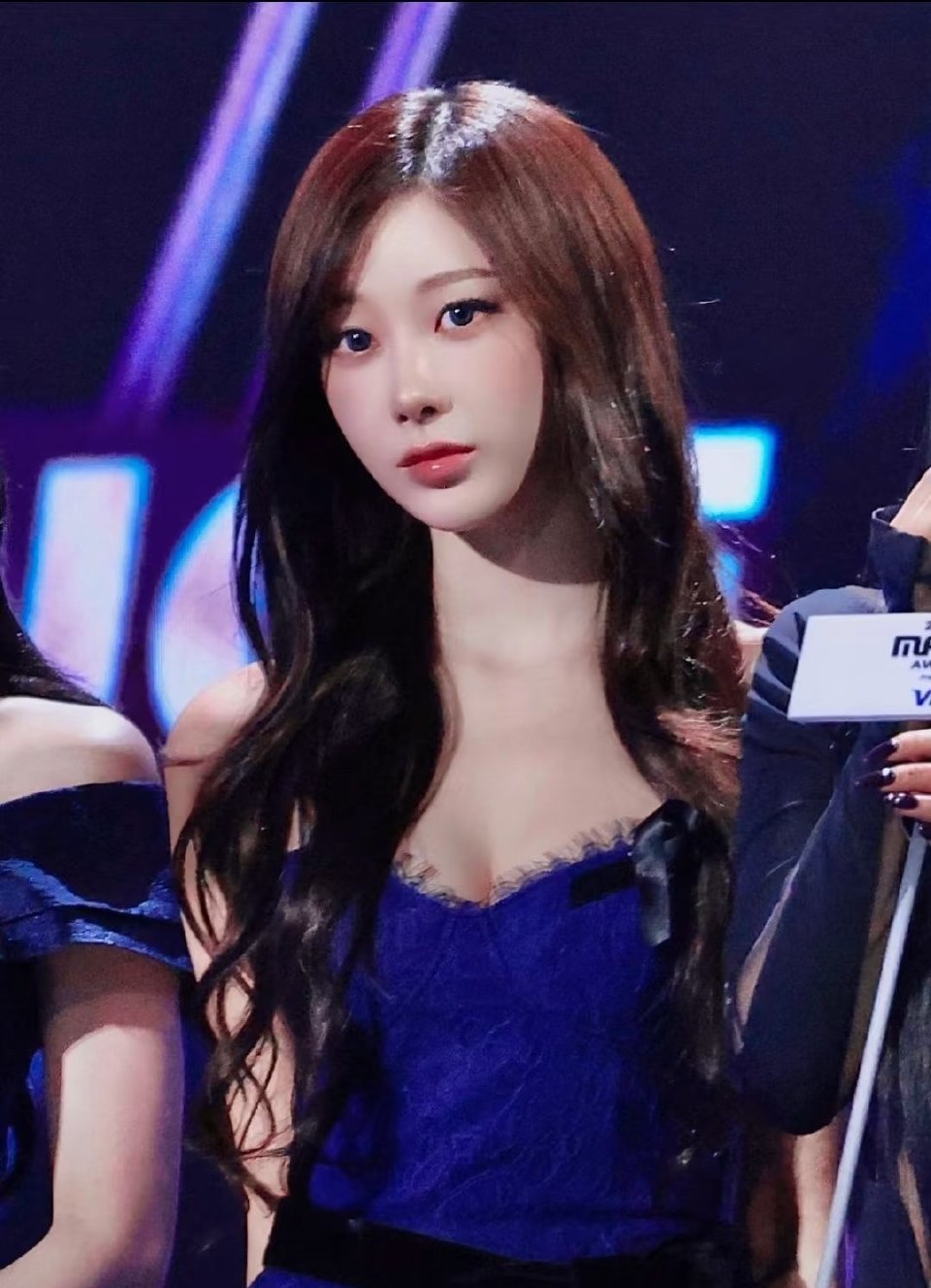 aespa获奖 【giselle】 紫色很有韵味 