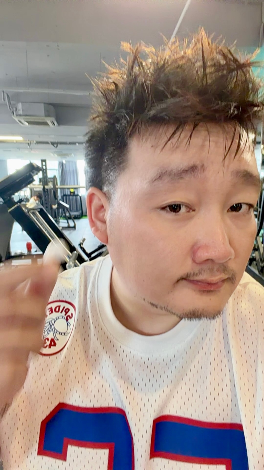 AirPods4 ANC 在健身房太好用了通透模式太强了，对话感知也不耽误事。 