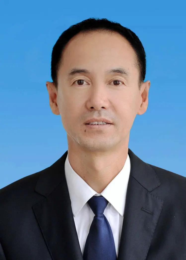 曾任职黑龙江省2地市政府副职兼公安职务的史衍芳官宣

老史，1965年出生，起步