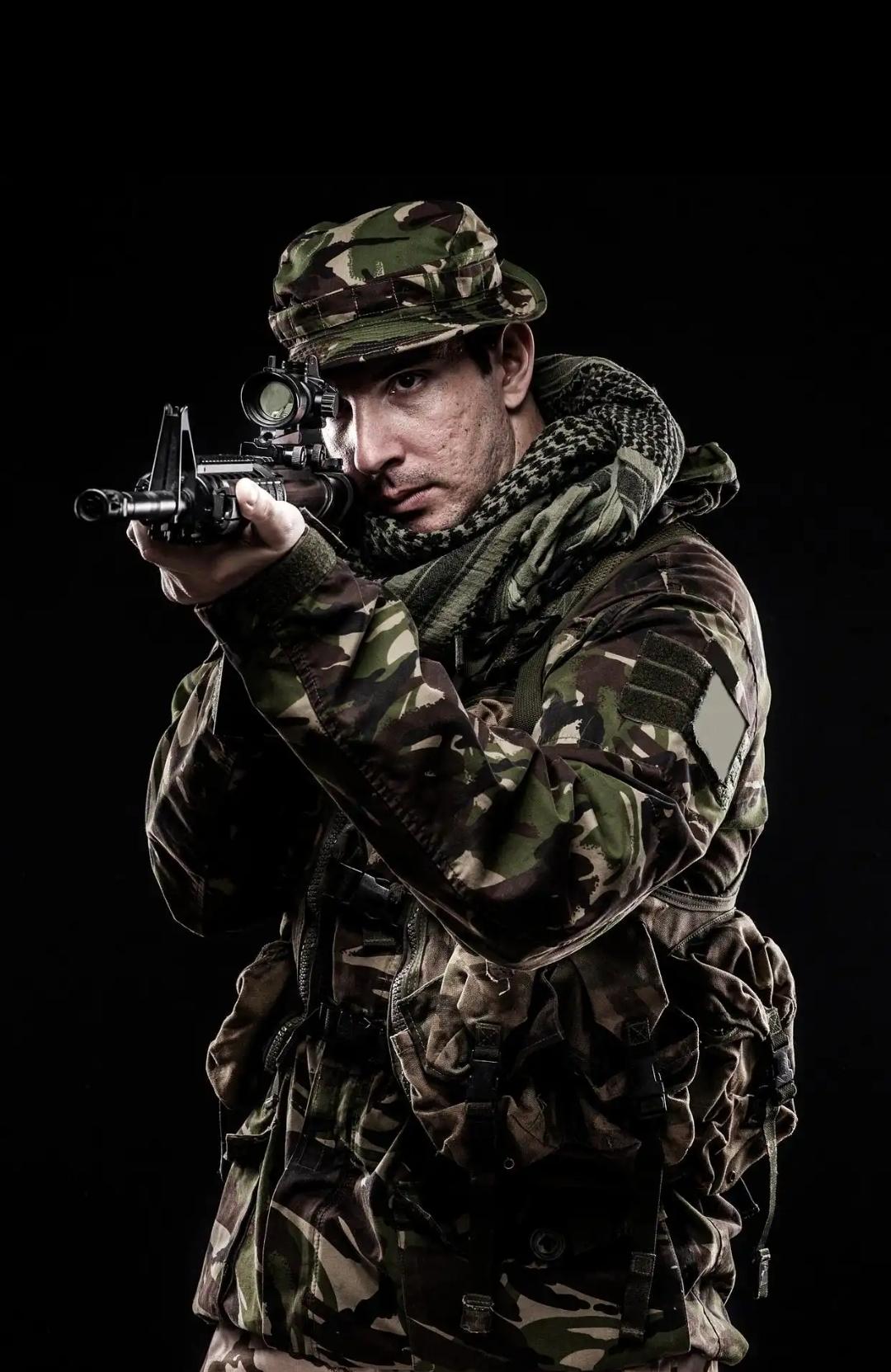 委内瑞拉总统卫队遭美军袭击几乎全灭

委内瑞拉国防部长刚证实，马杜罗的警卫团队在