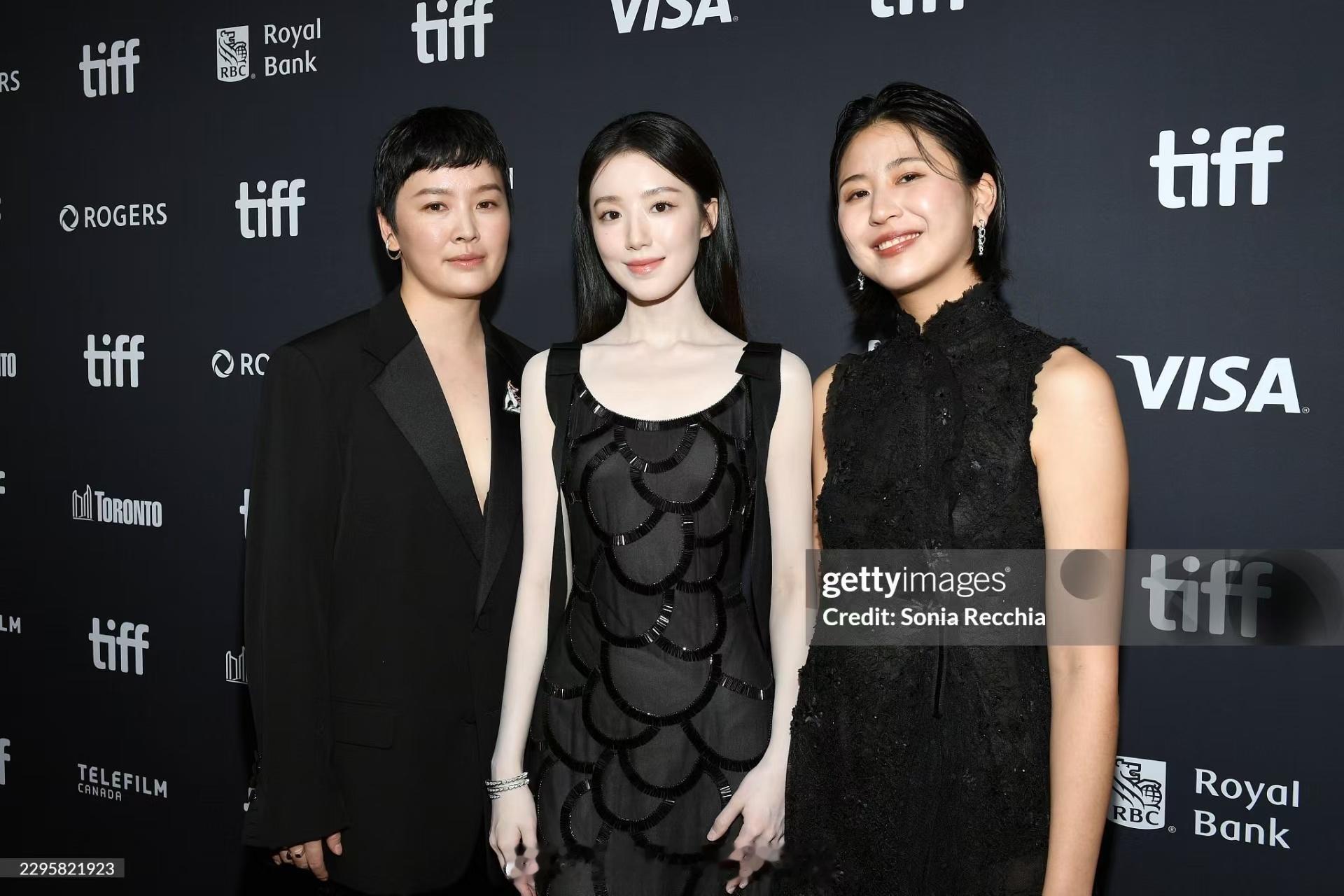 叶舒华多伦多电影节G社生图叶舒华G社生图 叶舒华多伦多电影节红毯生图释出，白皙透