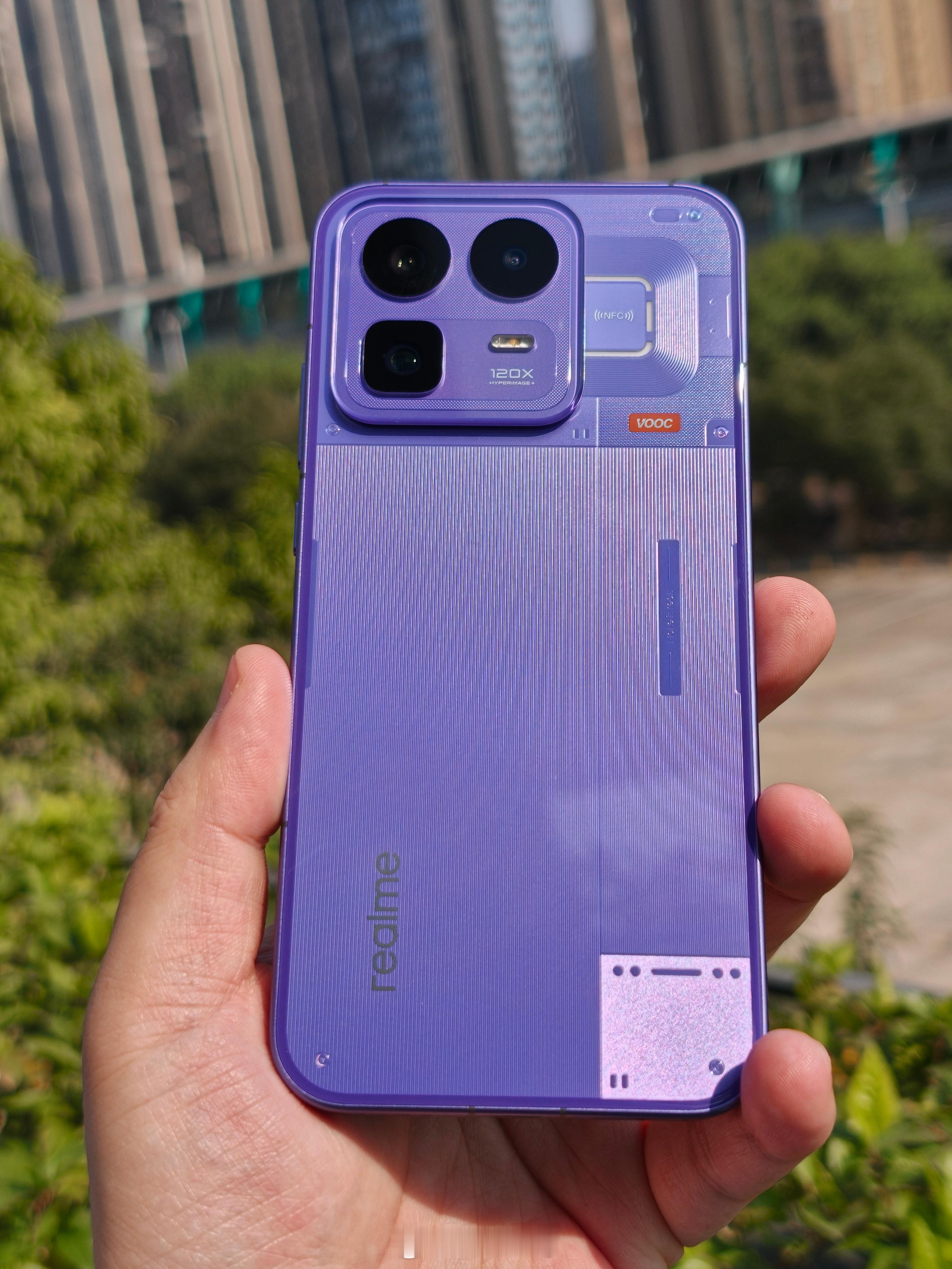 手机子品牌哪家最争气 realme 官宣暂停国内新品更新，一下子把手机双品牌策略