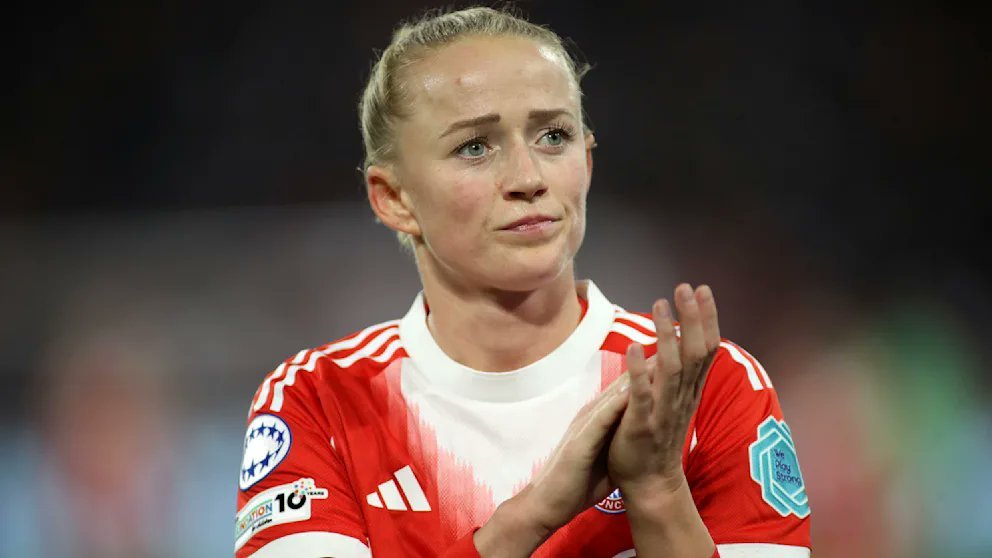 女队前锋Lea Schüller将于1月加入曼联女队，目前她与拜仁合同到期还有六