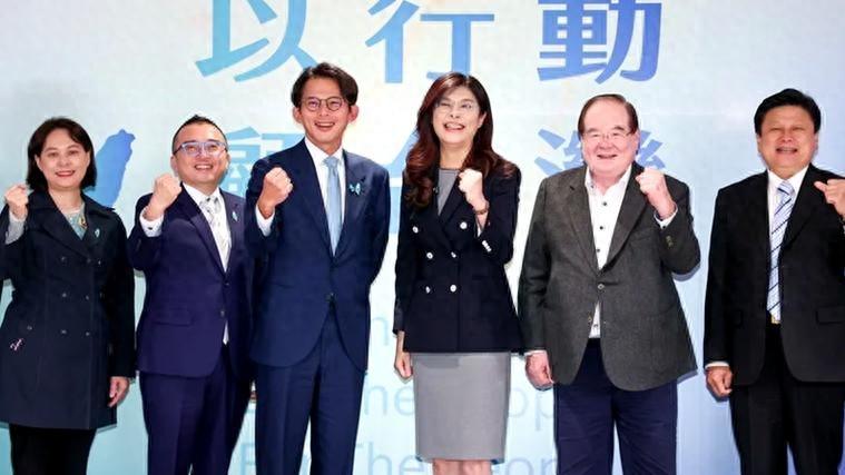 竹北一场地方选举，暴露了国民党的“伪强大”。
 
蓝白合在竹北演了一出“翻脸大戏