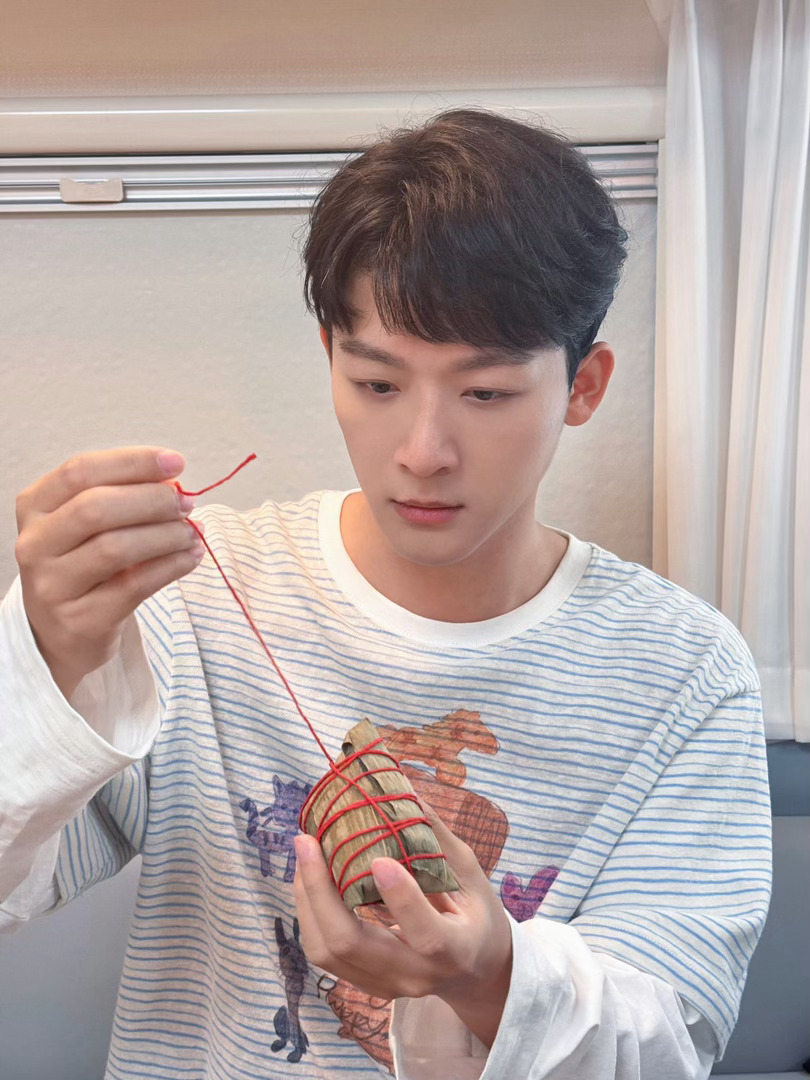 老晚怎么粉丢丢的端午安康啊张晚意合作愉快 