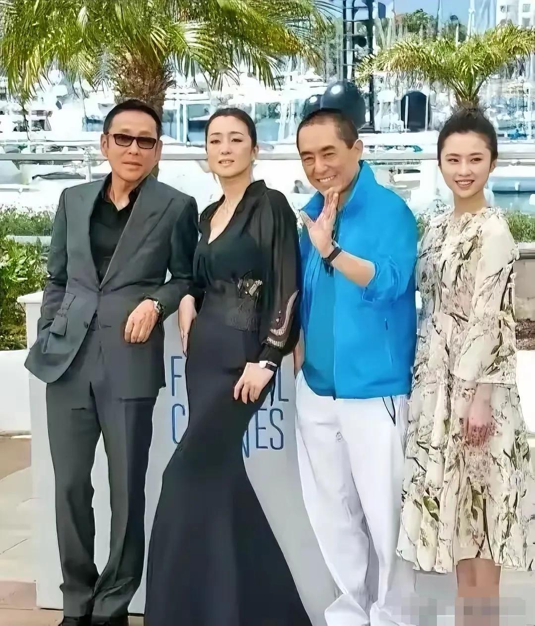 看完这张表照片我总感觉人这一辈子相信相爱，既然分手也是不能忘记，我也相信爱一回就