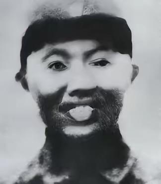 1942年，神枪手王凤麟因遭到叛徒告密，被日军包围在山上。激战到最后，枪里只剩下