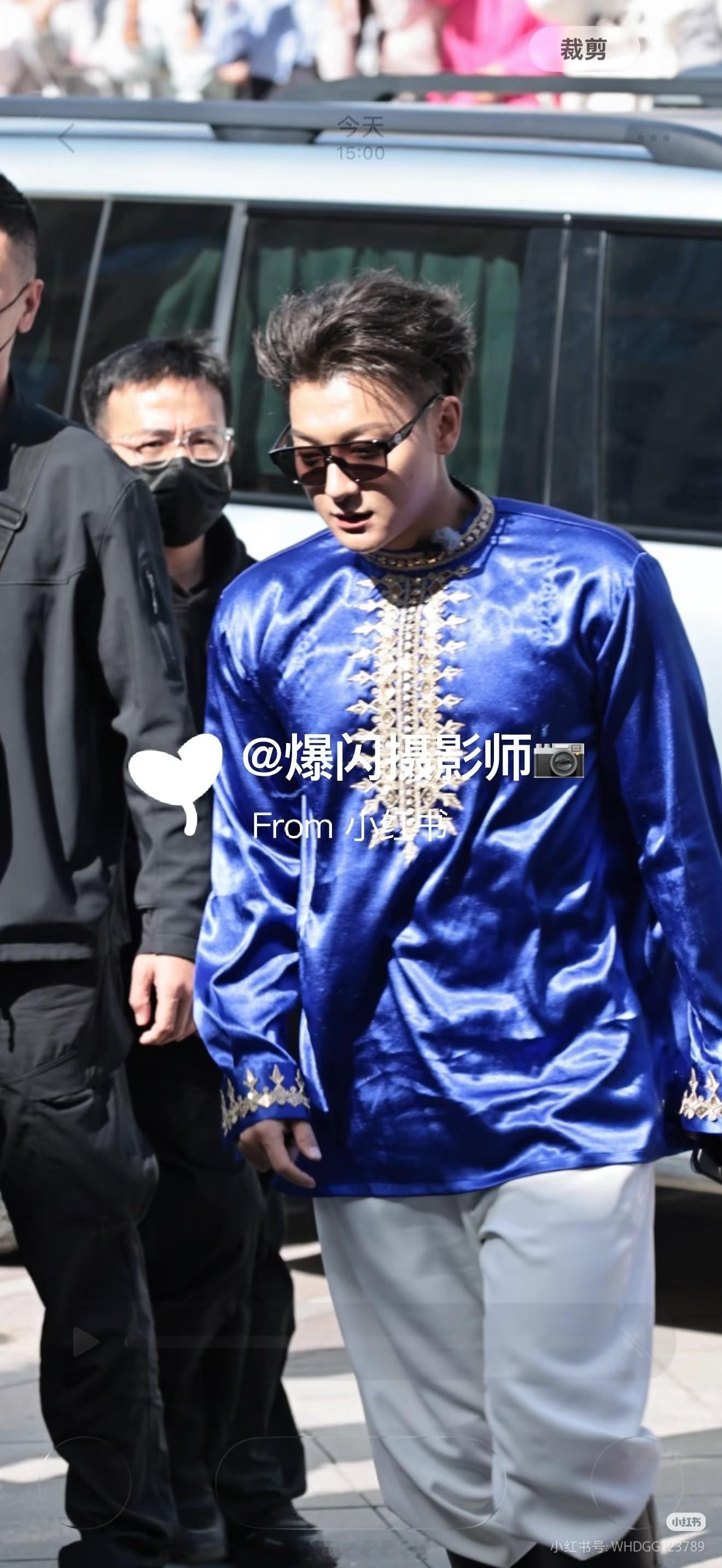 黄子韬[超话]黄子韬宇宙闪烁请注意 摄影师技术有待提高哦[挖鼻]宝宝眼睛好了吗​