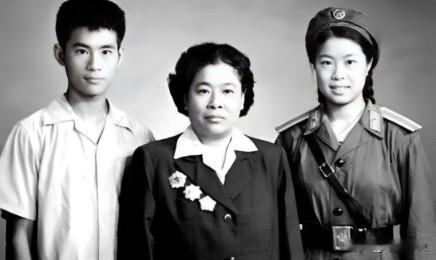 1933年，许世友听说部队有一位出身武当的女侠，就要上前切磋一番，看看到底是武当