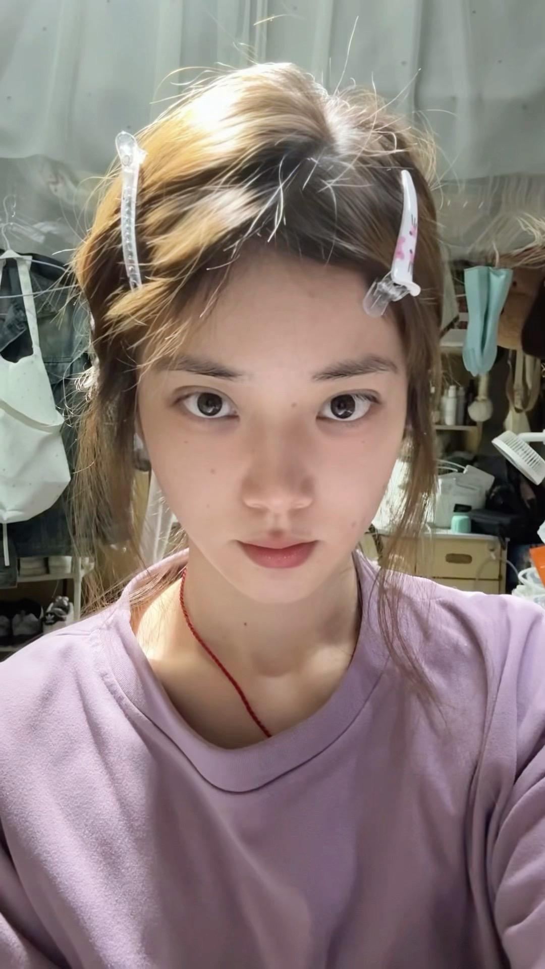 亲爱的你躲在哪里发呆