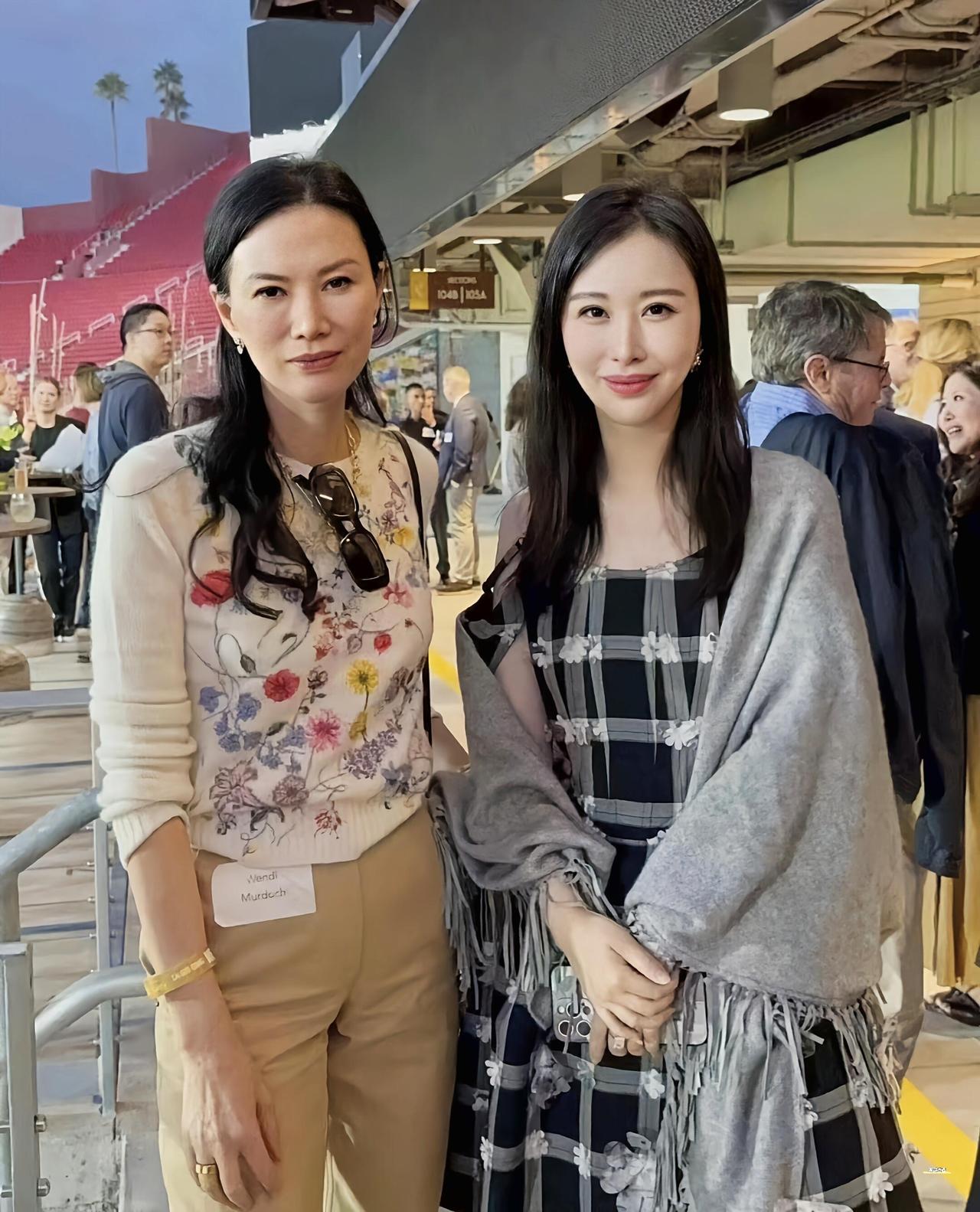 田朴珺有一种天上地下，老娘最美的感觉
田朴珺 邓文迪 女人 大女人 精致女人大格