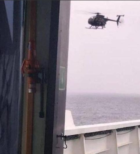 看来美军方面确实已经获准对俄罗斯油轮“马林纳号”采取武力扣押行动——美国海岸警卫