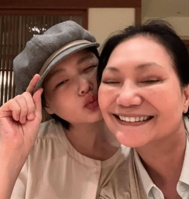 S妈回应和具俊晔到小S家跨年S妈泪曝跨年计划，将携具俊晔赴小S豪宅团聚，直言想到