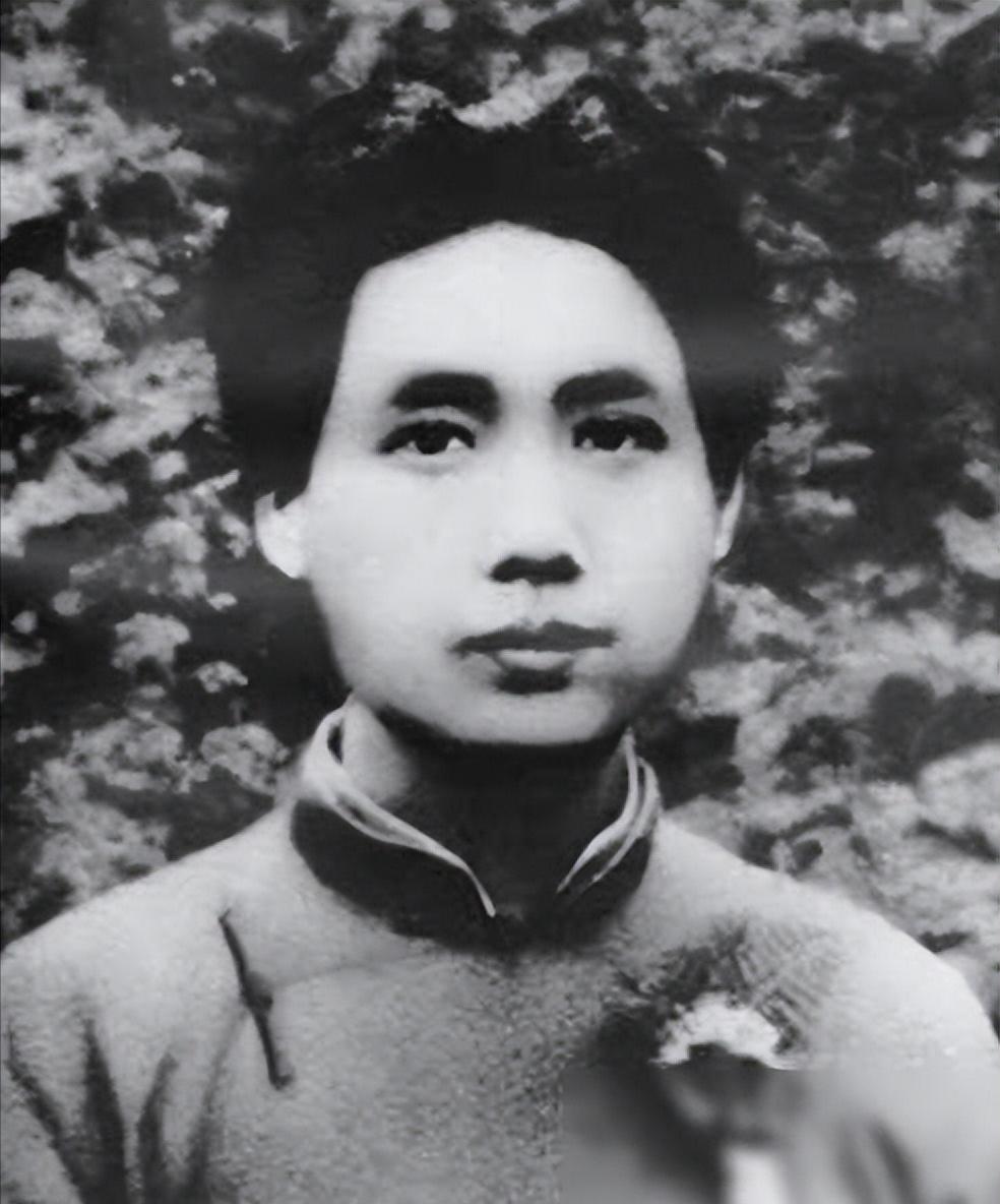 1933年，毛主席躲在一个农妇家里，没多久，敌人进村搜查，询问是否有共党，农妇说