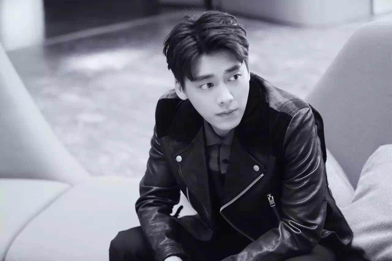 李易峰人长得帅又多金，这样的条件应该很好找对象，为何要去嫖？而且还是多次？

其