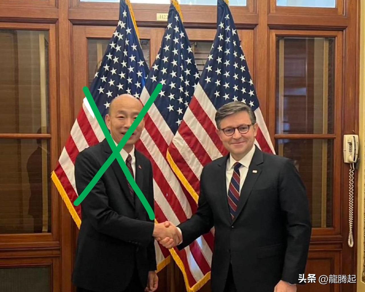 约翰逊会见韩国瑜，背景只有美国的国旗，没有所谓“中华民国”国旗。看来美国佬还是懂