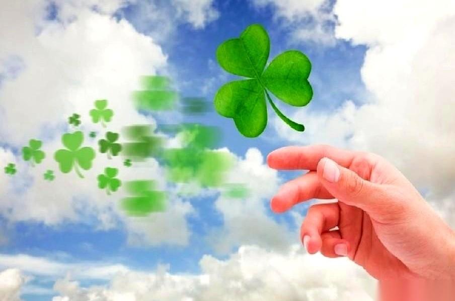 就因为我妈去年过年时，护着我儿子说了一句“你们自己天天玩，凭啥不让我孙子玩”，这