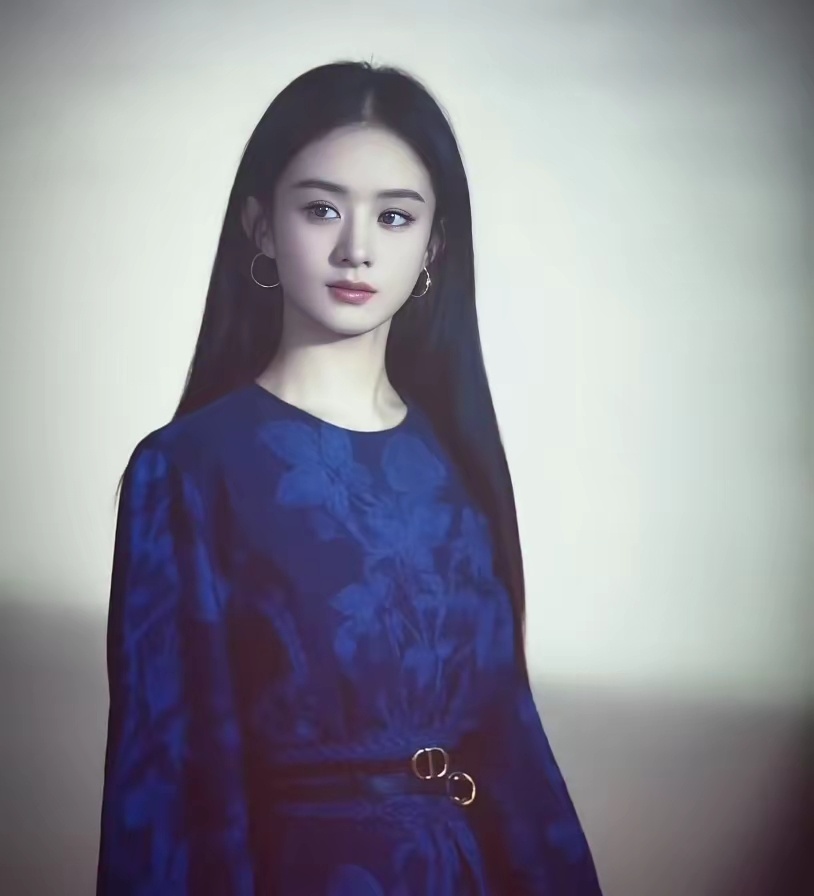 看到赵丽颖这张图突然觉得她演《司藤》也不，这造型宛如温婉大小姐既视感，她年轻的时
