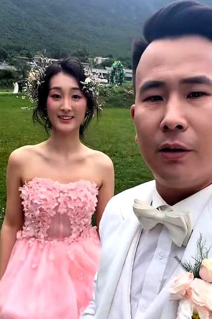 当“再婚”的消息冒出来时，键盘上立马开起了‘上进学’。
朱之文前儿媳陈亚男被曝再