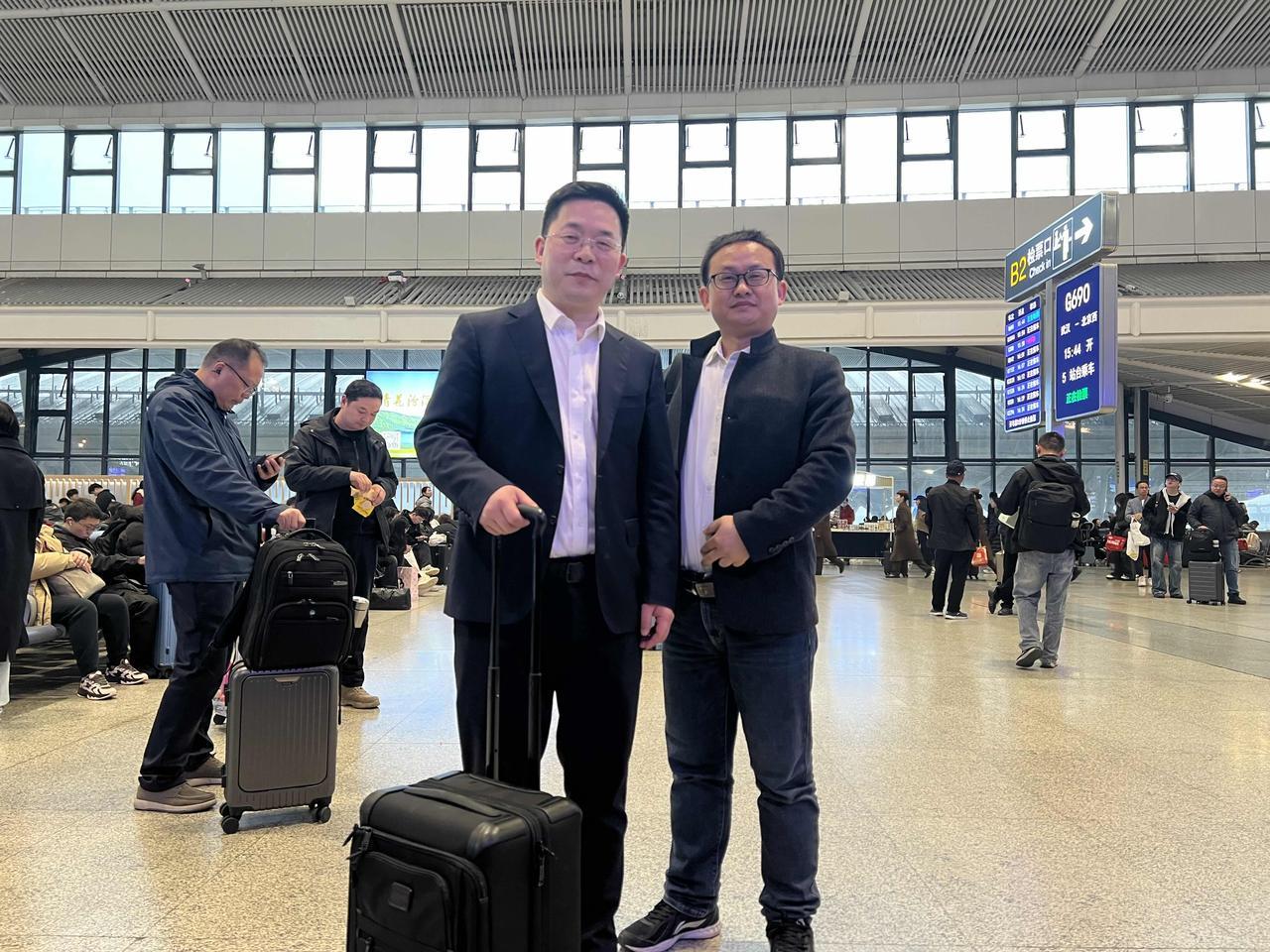 如果有国自然科研任务，忙累+压力超级大！其余时间还得教学培训+学术交流，上述时间