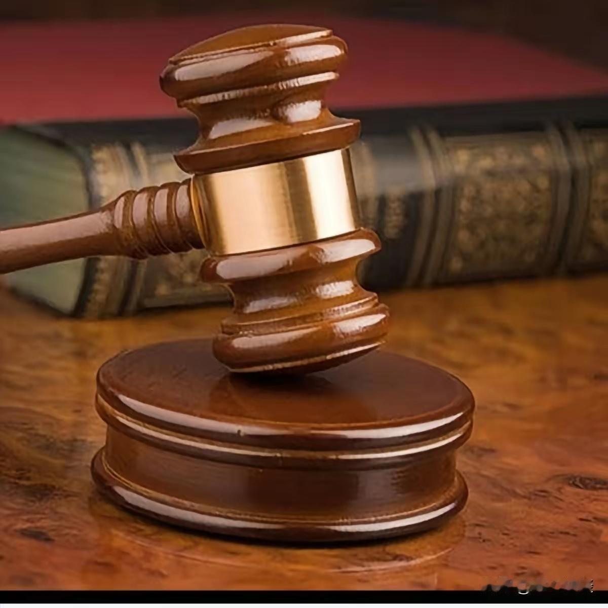 这是一件涉及家庭伦理、法律权益、亲情真伪的复杂事件。总体来看，可以从以下几个方面