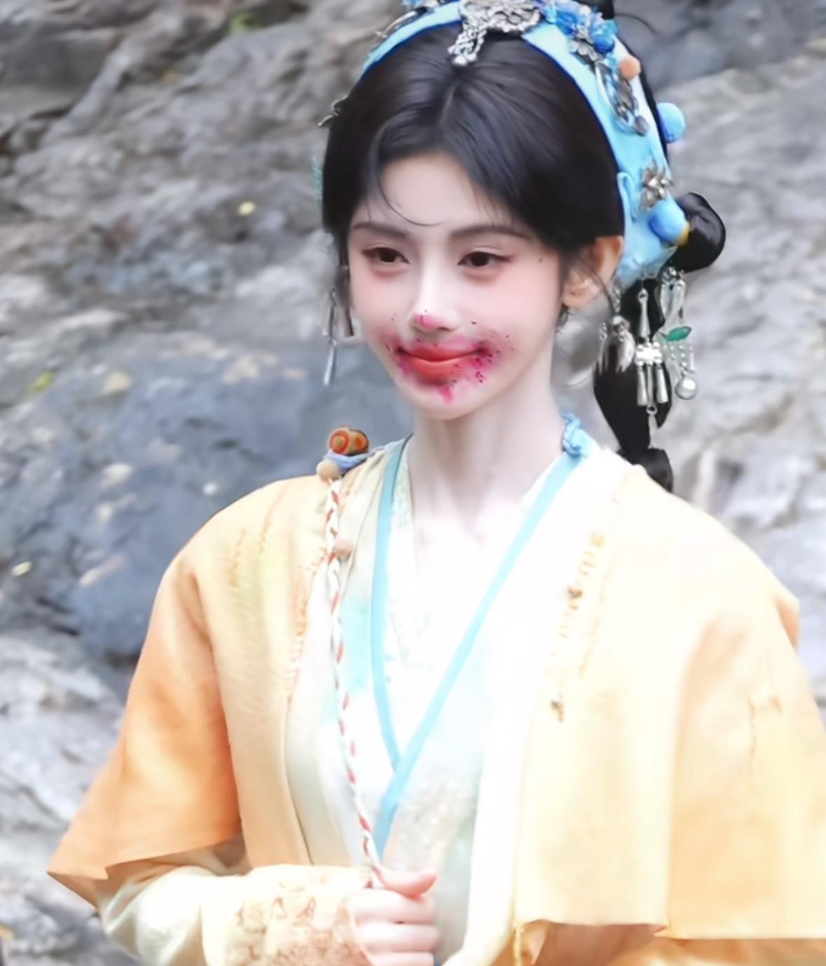32岁的鞠婧祎我们是一起长大的彼此 