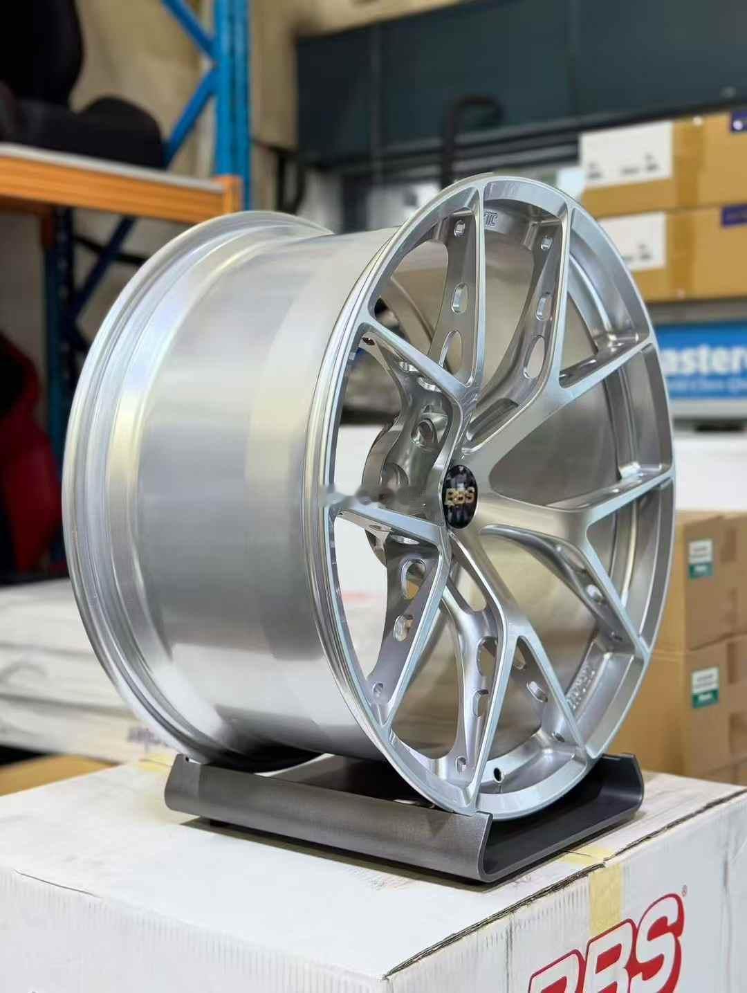 日本BBS FIR-EVO 35洞 锻造轮毂宝马G87 M2 M3 M4数据：前