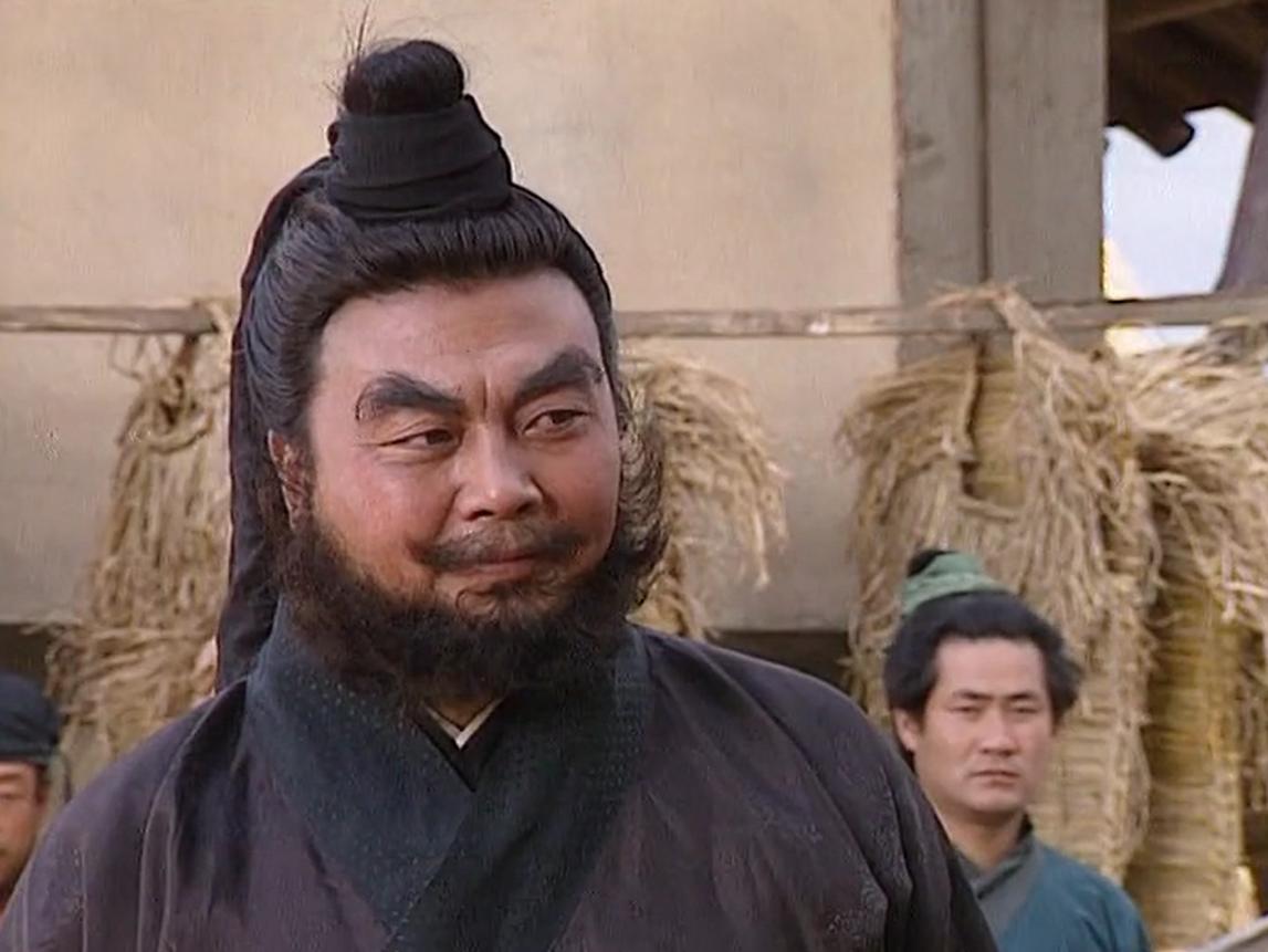 毛主席笑谈张飞没赶集
在央视版《三国演义》第一集，张飞开了一家肉铺。他专门把猪肉