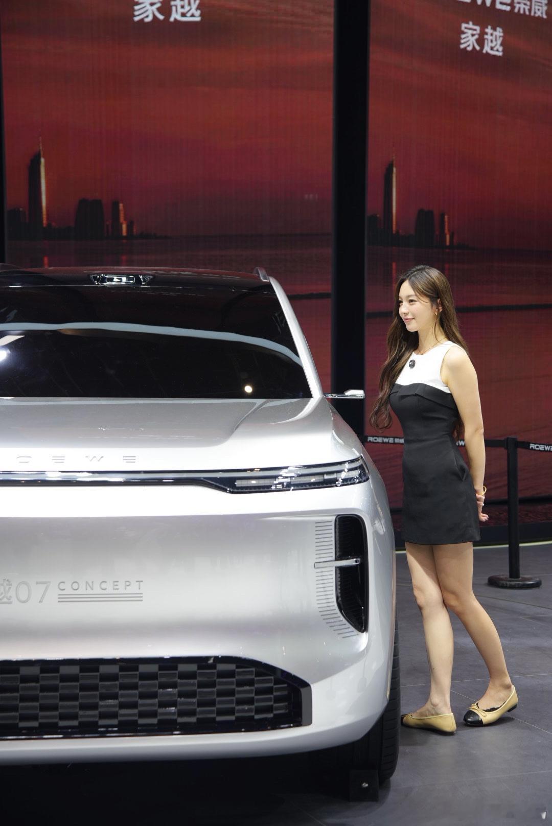 北京车展逛下来，荣威家越07绝对是最让人眼前一亮的重磅选手。荣威和火山引擎深度联