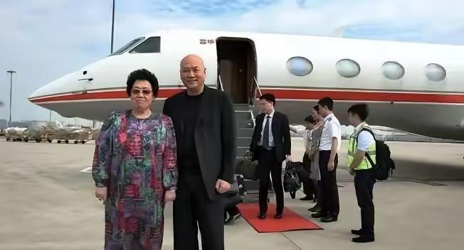 遗嘱一公布，全网就炸了锅。紫檀木馆能变现吗？迟先生有处置权吗？他百年后能留给迟家