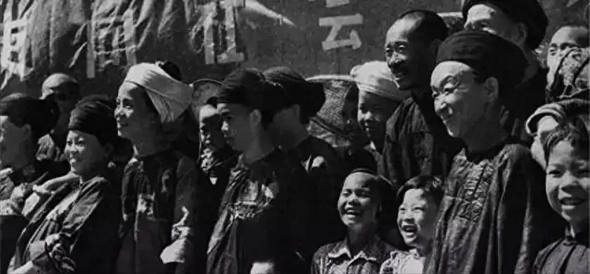 1949年，西宁解放那天，一个放牛奴瘸着腿冲进解放军驻地：我是失踪12年的红军副