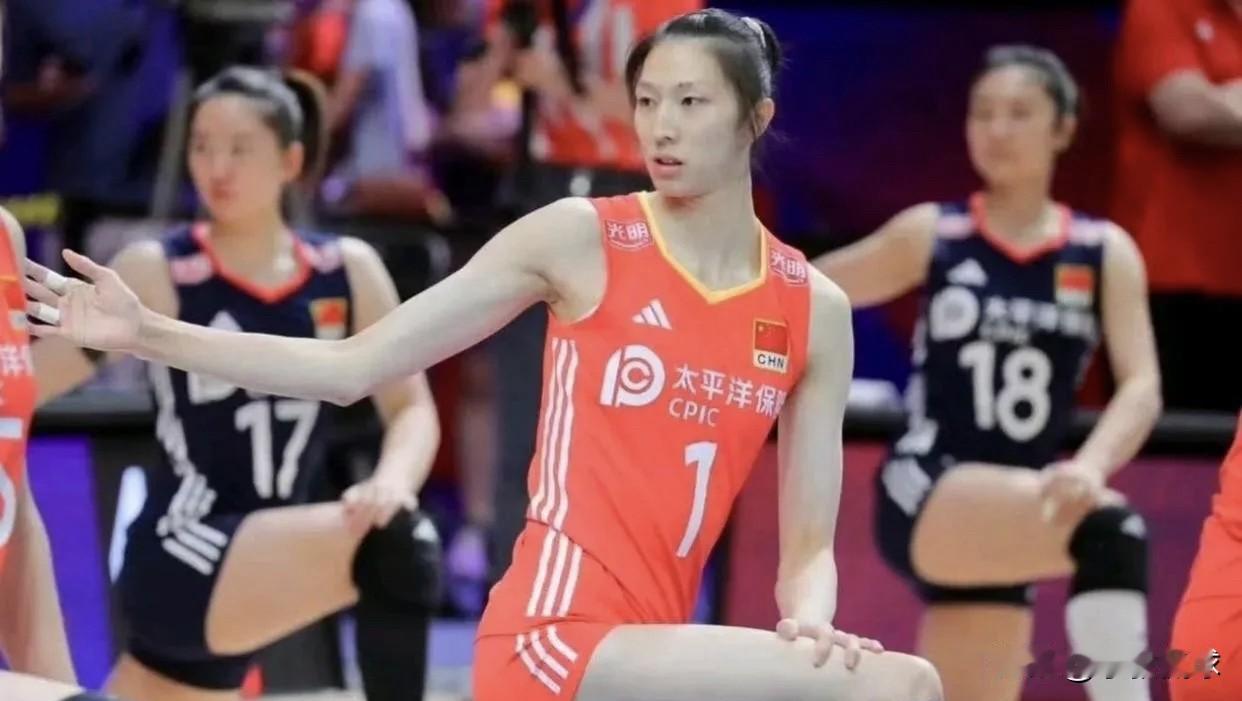 14日世界女排联赛消息，中国女排3-2力克美国女排，一战彻底认识以下4人。

1