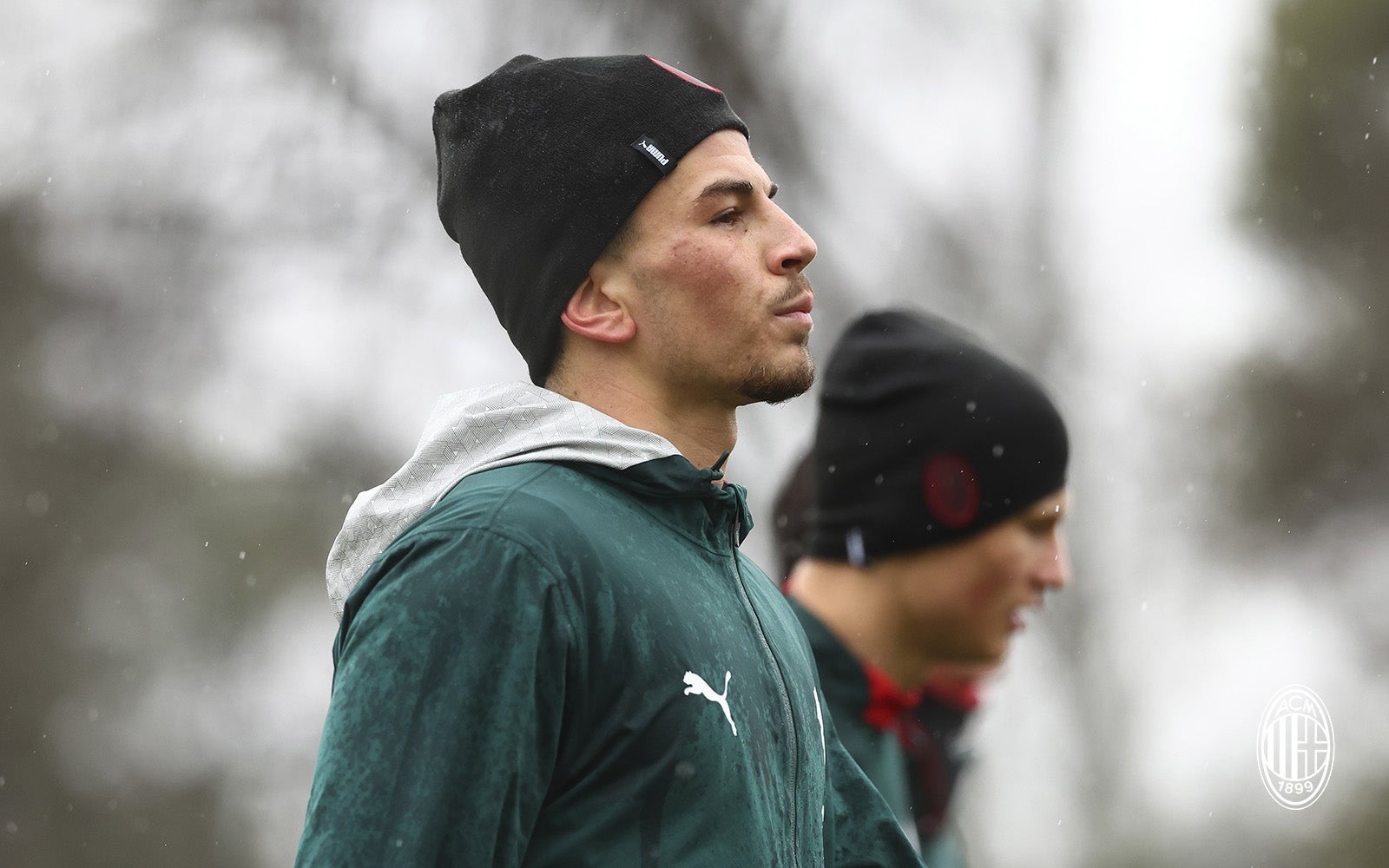 【💪🏻】 🔴⚫️ 今日Milan Futuro的训练备战。sempremi