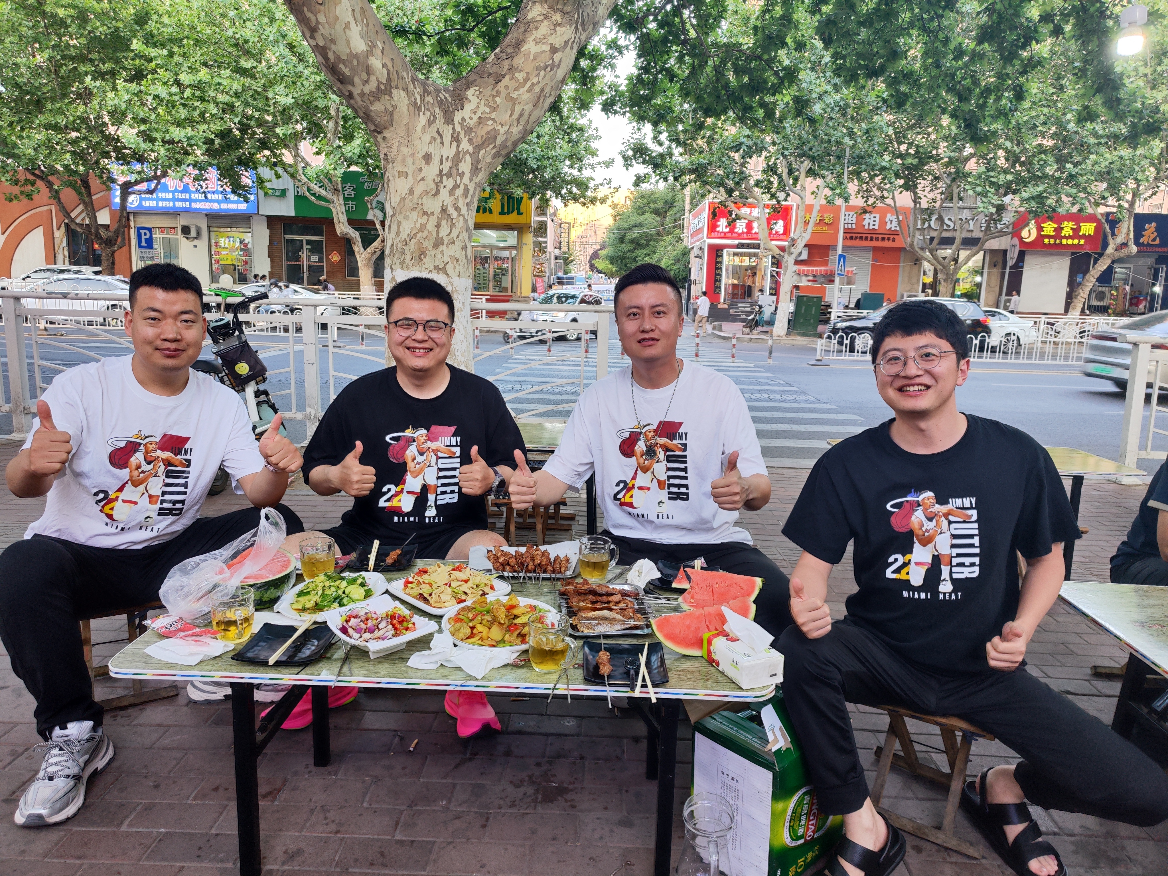 等待吉米的Day 75/️⌛粉丝大哥们投稿的一组图，真帅！jimmybutler