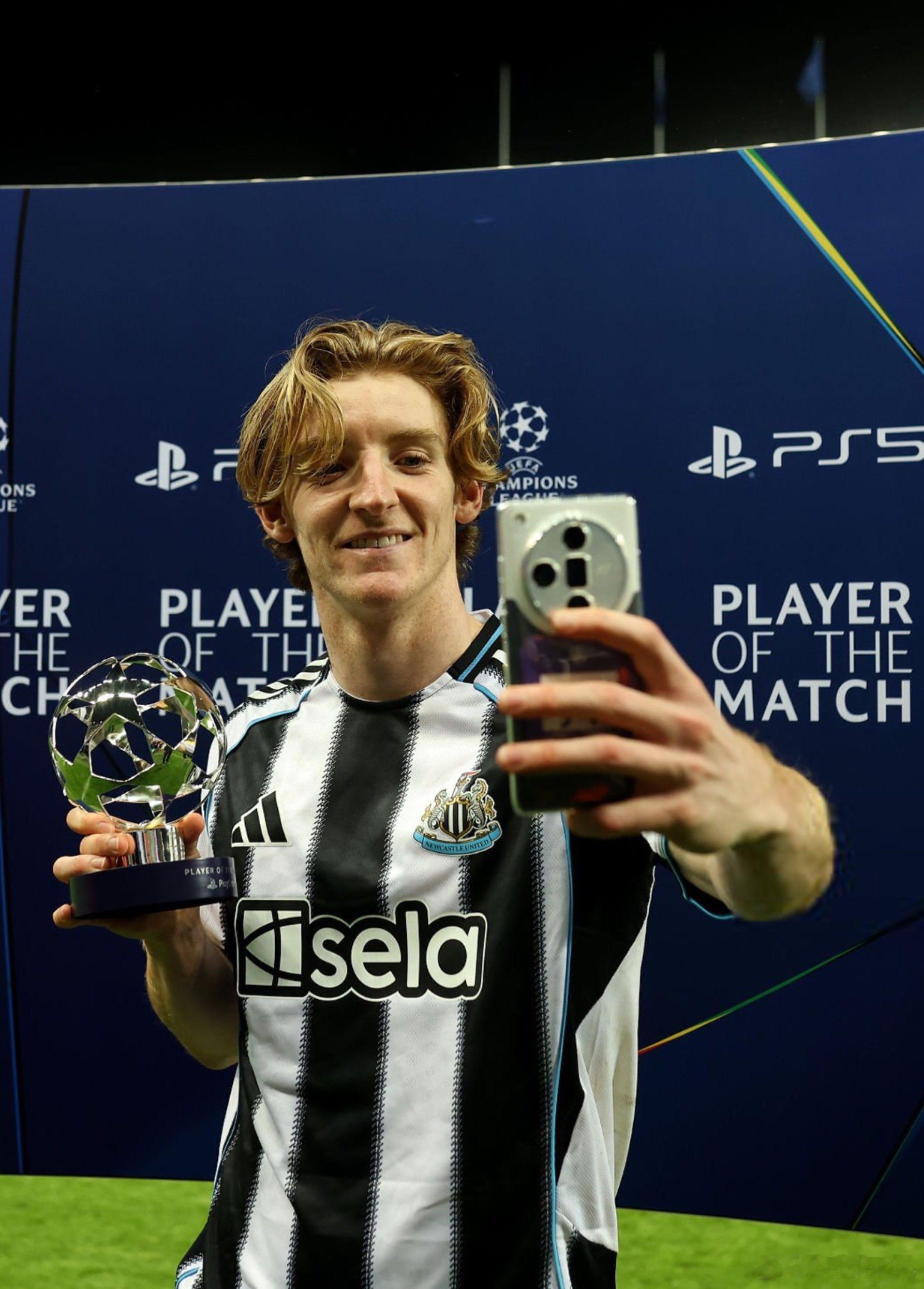 🚨🚨🚨安東尼·戈登被視為拜仁慕尼黑今夏轉會市場上的頭號目標，德國俱樂部準備