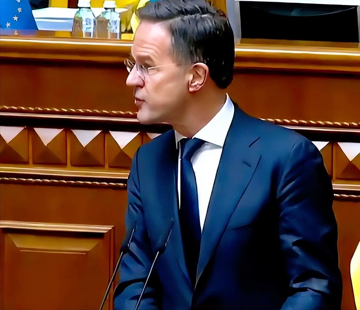 最近北约秘书长吕特在乌克兰议会的一番话，让本就紧张的俄乌局势又升温了。
 
他直