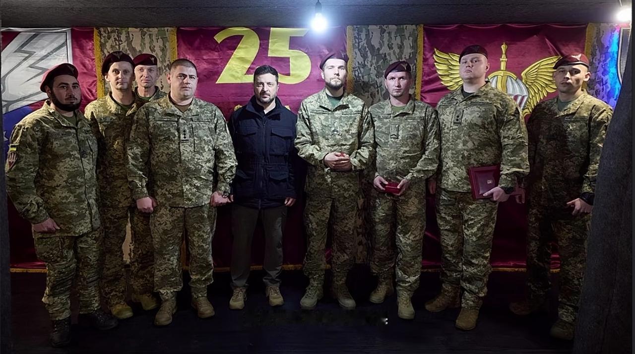 欧盟做出评估，乌克兰现处于三年以来最佳状态。泽连斯基视察了前线，发出了两个信息，