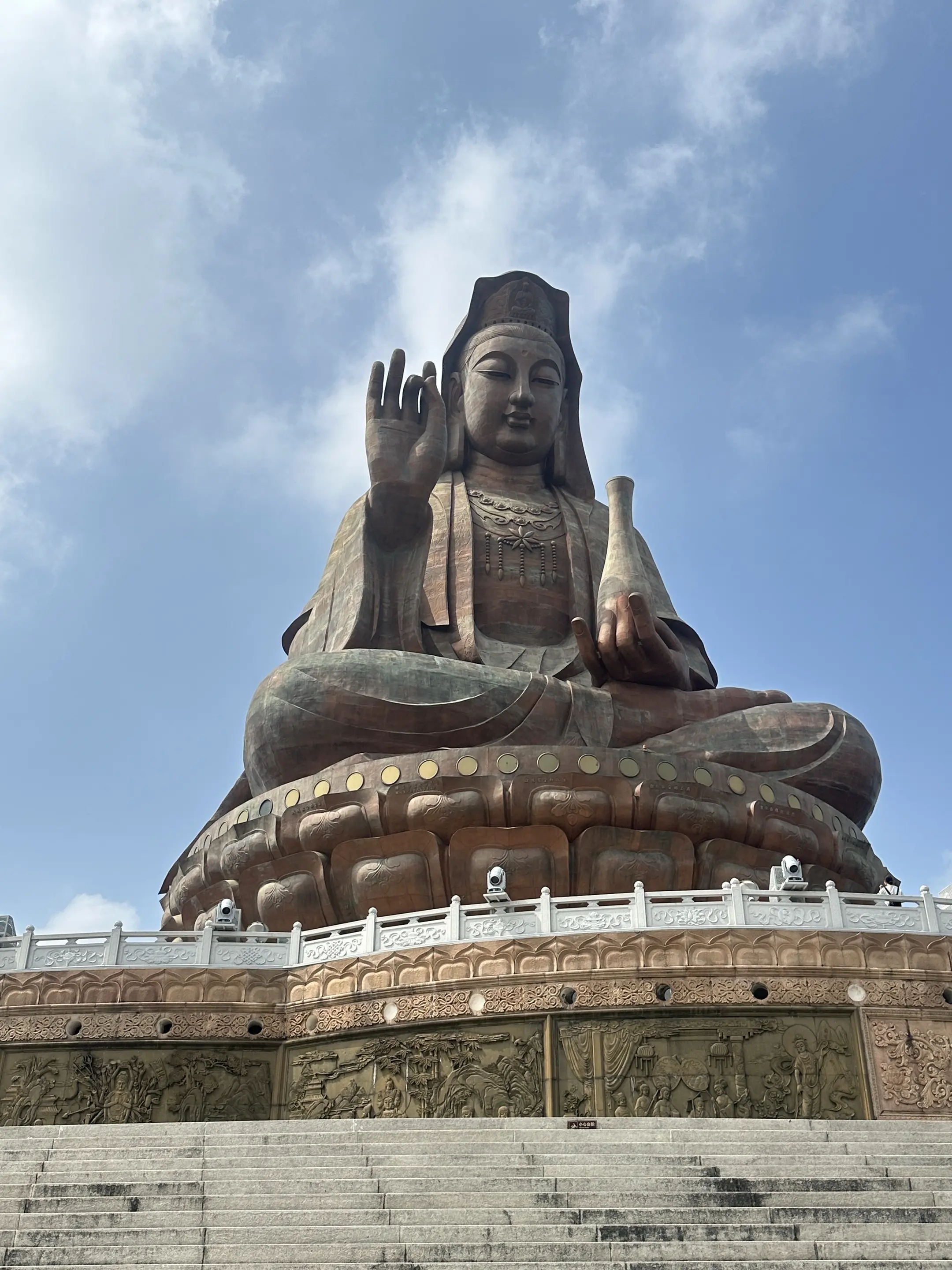 所有吃的苦都是修行，所有渐远的人他们从来就未曾走近。