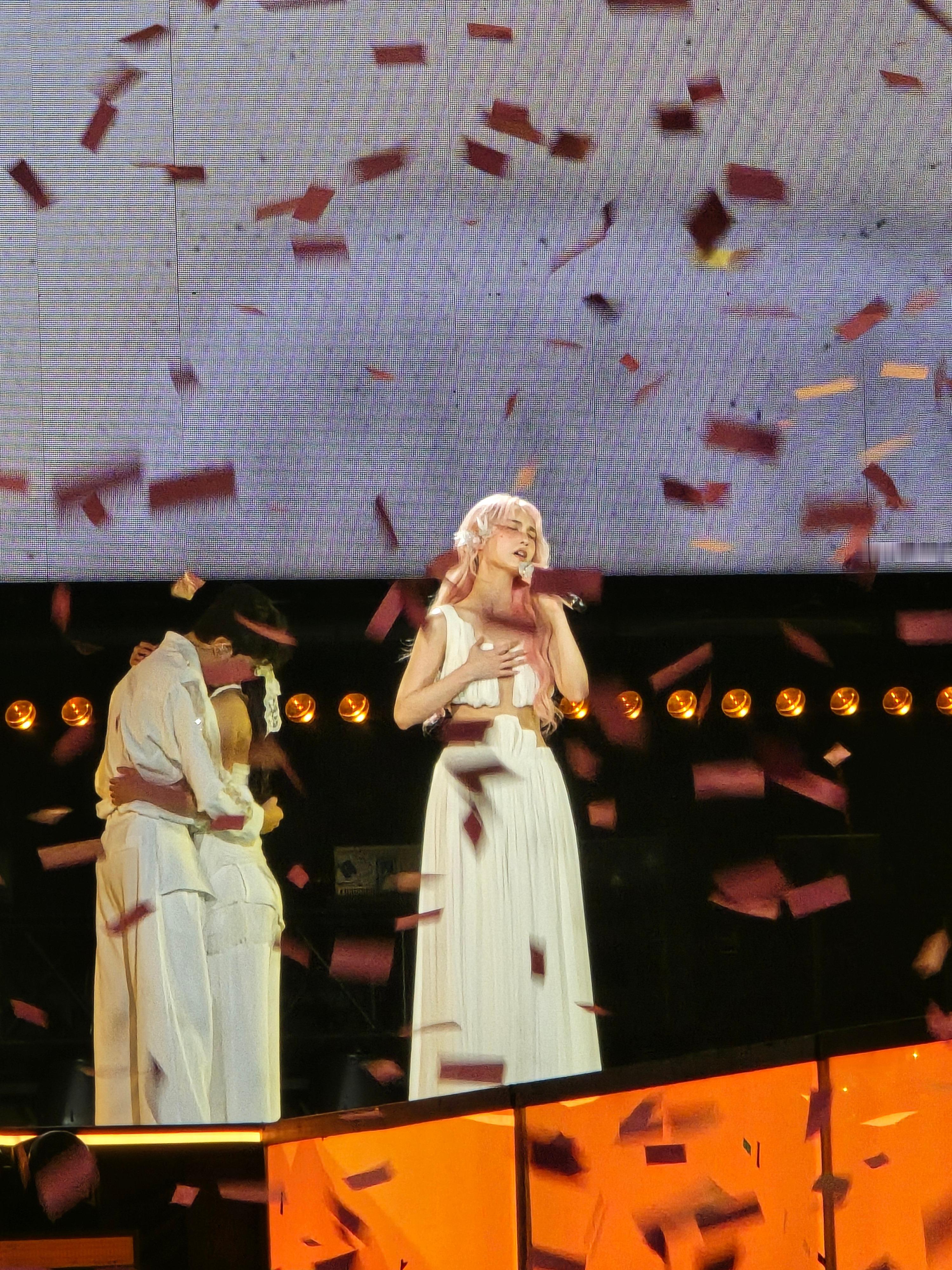 杨丞琳「房间里的大象」巡演南昌跨年站暨首站这个歌单简直完美1.房间里的大象2.忘