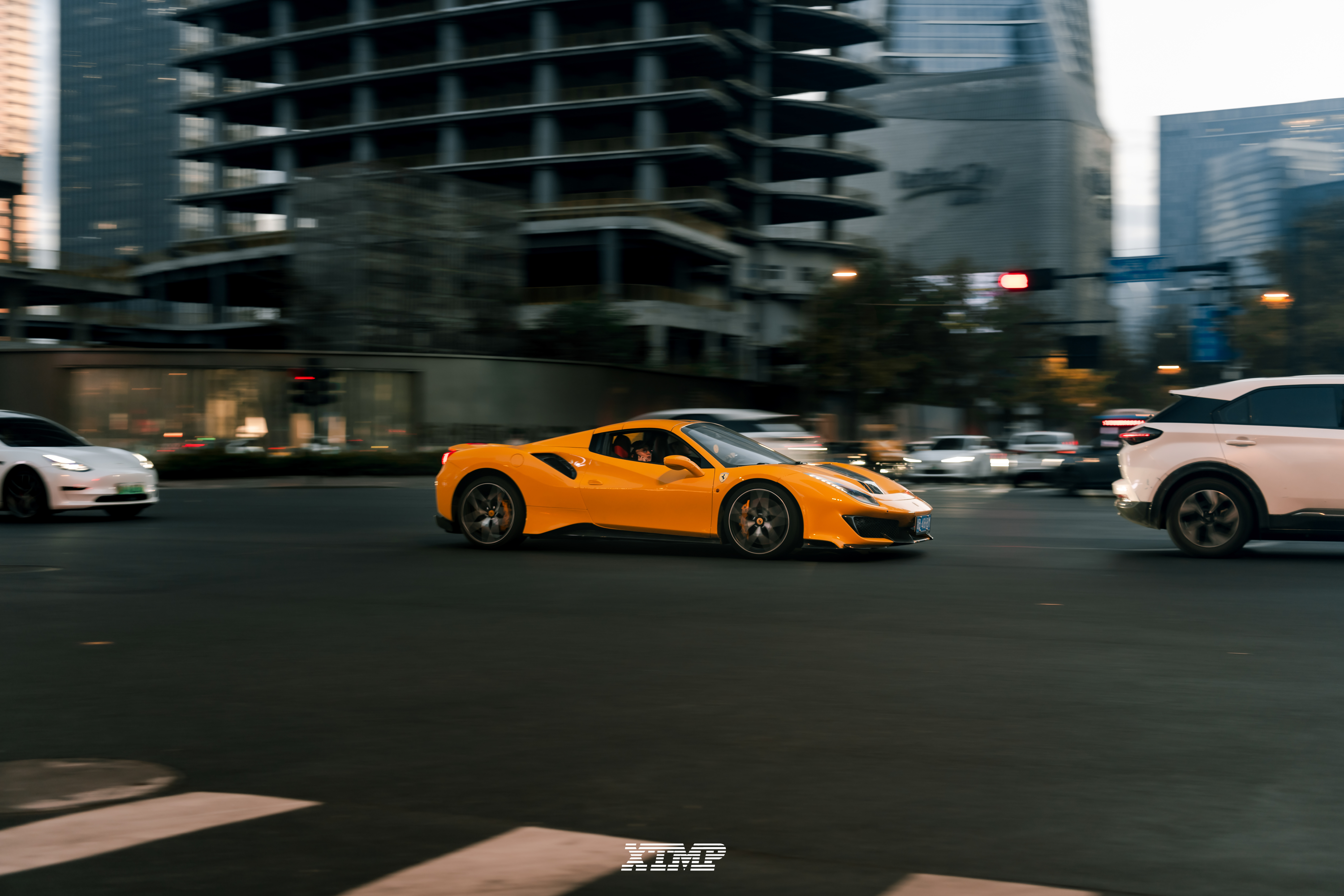 杭州万象城路口豪车随拍 #We车纪实[超话]##拍客大作战##cars01豪车拍