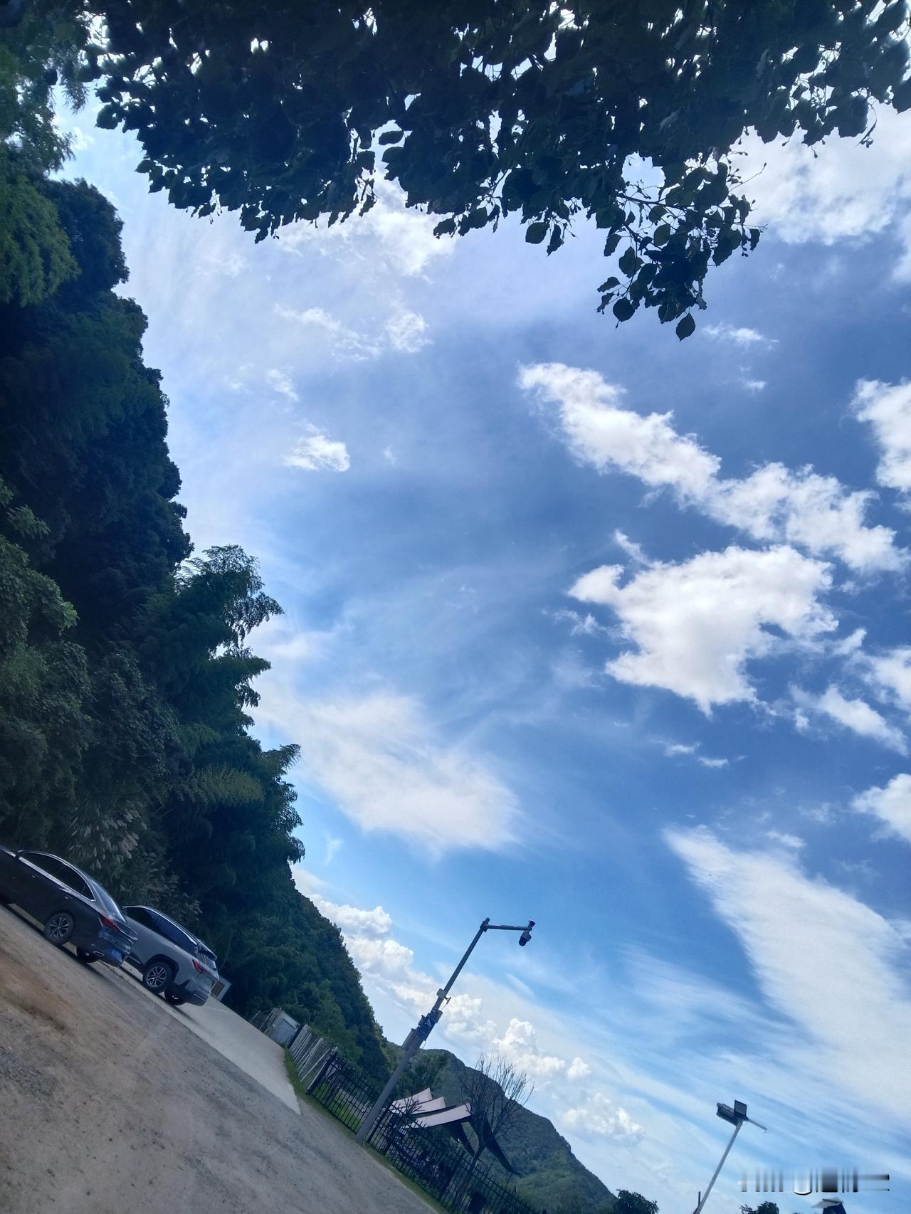 范蠡是亿万富翁,为何三次散财? 范蠡是亿万富翁，为何三次散财？这只是传说，大家不