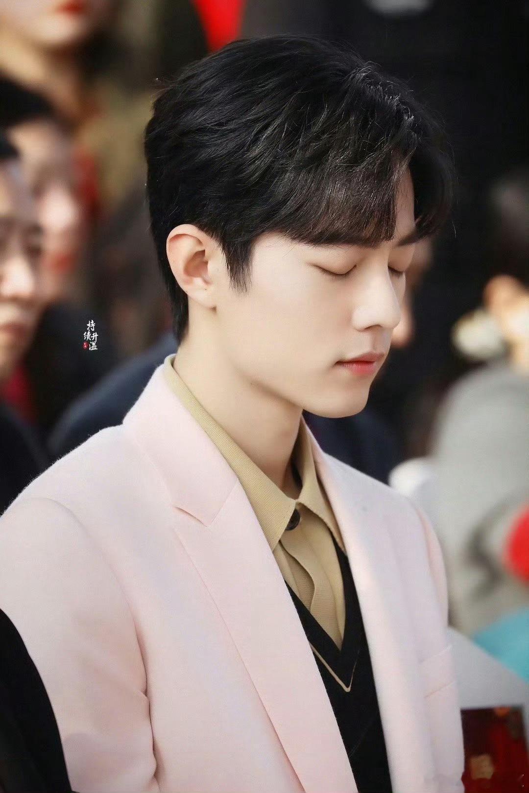 百闻不如一见是肖战肖战 遇见你是我的小幸运♡我多想回到那个夏天贪恋你的微笑 你侧