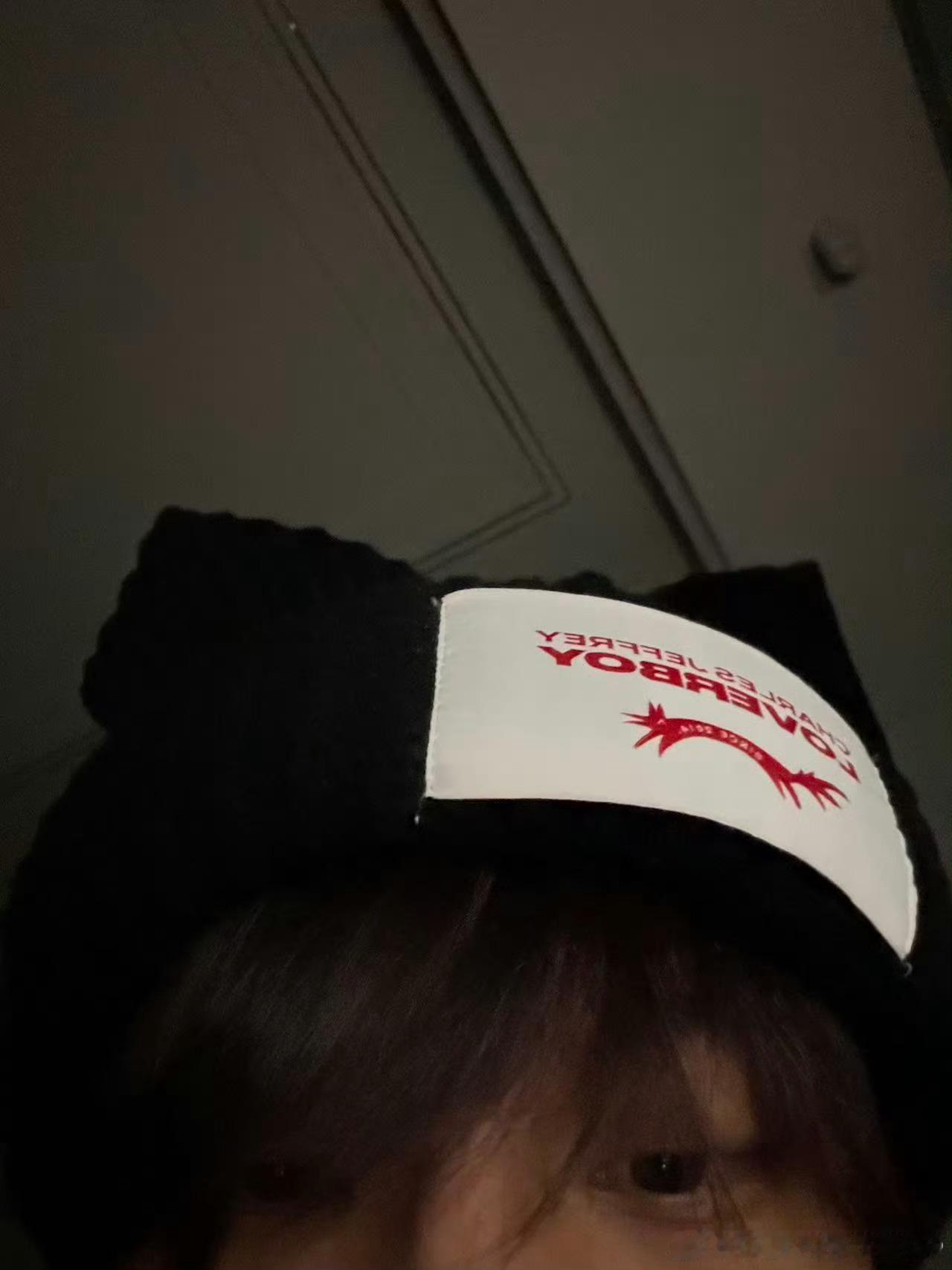 怎么把小猫帽子翻出来了啊宝宝 