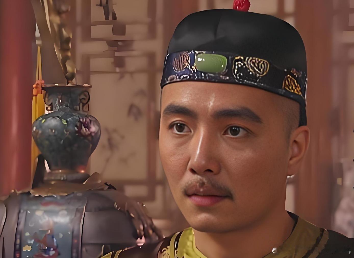乾隆对待他的嫡亲十四叔胤禵，还算说得过去，但也有所保留。胤禵运气不佳，在争夺皇位